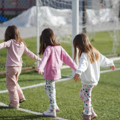 Jocuri și activități în aer liber la Grădinița Model