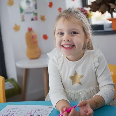 Preșcolari în activități de grup la Grădinița Model