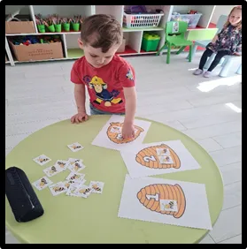 Albinuțele la stupul lor - imagine 3